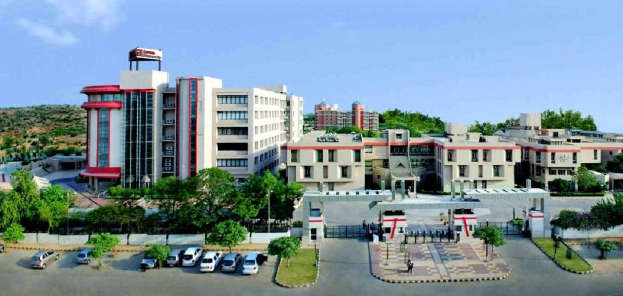 Ansal University or Amity University: Which is better for B.Tech?